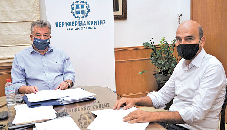 Στη συνάντηση που είχε ο δήμαρχος Καντάνου - Σελίνου Αντώνης Περράκης με τον περιφερειάρχη Κρήτης Σταύρο Αρναουτάκη.