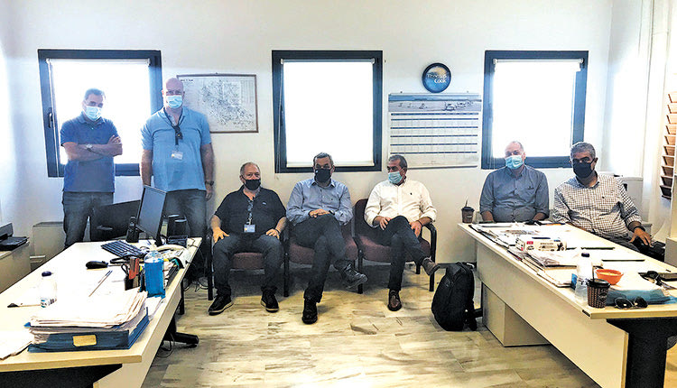 Στο πλευρό των εργαζομένων οι βουλευτές