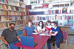 Τη δεύτερη θέση στην εκδήλωση για τα σχολεία της νότιας Ελλάδας στον 1ο Πανελλήνιο Μαθητικό Διαγωνισμό Βιοηθικής με τίτλο «Η Δική μου Βιοηθική» κατέλαβε το Πρότυπο ΓΕΛ Ηρακλείου.