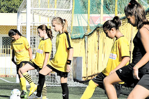 οι Νέες από τις γυναικείες ομάδες ποδοσφαίρου του Εργοτέλη