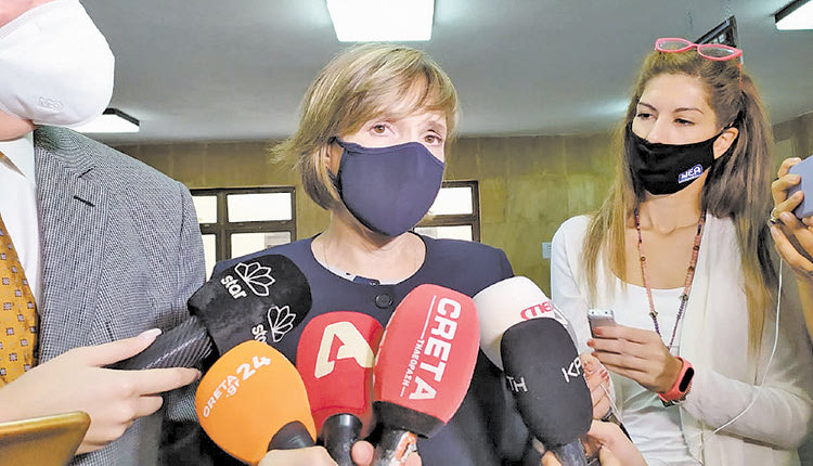 Στο δικαστήριο όμως βρέθηκε και κατέθεσε η αδερφή της Suzanne Eaton