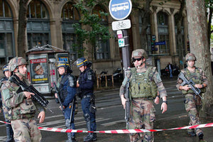 ΤΡΟΜΟΚΡΑΤΙΚΗ ΕΠΙΘΕΣΗ ΣΤΟ ΠΑΡΙΣΙ: Ένοπλος αποκεφάλισε άντρα φωνάζοντας «Αλλαχού Άκμπαρ»