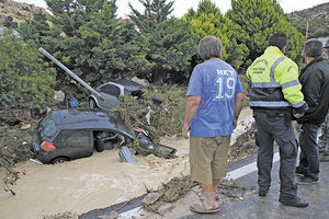 Η περιοχή του Καρτερού ήταν μία από αυτές, όπου από τις έντονες βροχοπτώσεις πλημμύρισαν σπίτια κι υπήρξαν εγκλωβισμοί