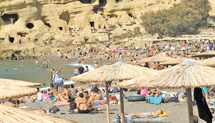 Η παραλία στα Μάταλα