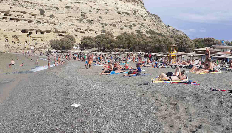 Η παραλία στα Μάταλα