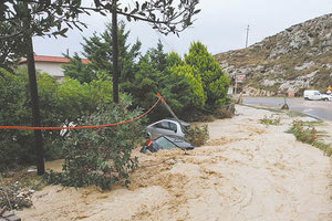 καταστροφές που προκάλεσαν οι σφοδρές βροχοπτώσεις στον Καρτερό