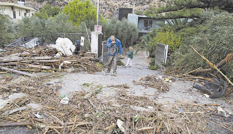 καταστροφές από την κακοκαιρία στον Καρτερό