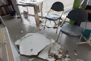 Κατέρρευσε προκάτ κατασκευή στην Παλιά Λαχαναγορά