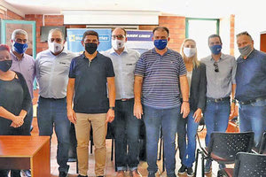 Ο κ. Αυγενάκης με εκπροσώπους ΕΑΚΗ, ΕΚΑΣΚ και κωφών