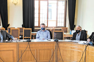 στο τραπέζι του διαλόγου μεταξύ του περιφερειάρχη Κρήτης Σταύρου Αρναουτάκη και του Δημάρχου Ηρακλείου Βασίλη Λαμπρινού