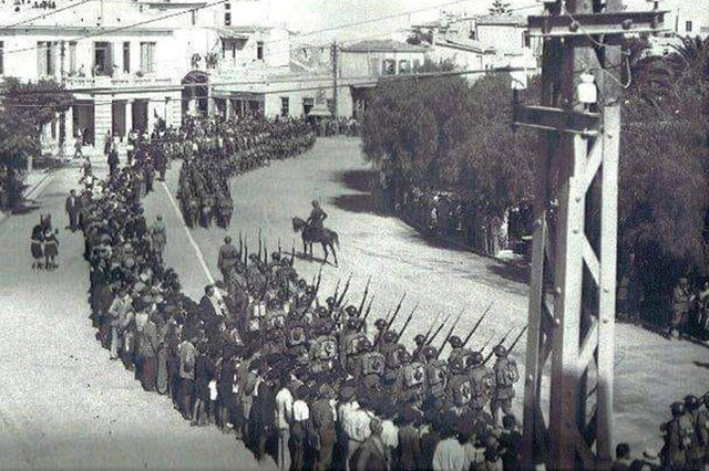 Η φωτογραφία της ημέρας: Ηράκλειο 28η Οκτώβρη 1940. Αναχώρηση των στρατιωτών για το μέτωπο