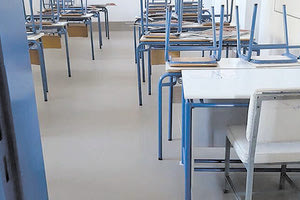 Οι τάξεις πλημμυρίζουν από τις τουαλέτες στο ολοκαίνουργιο σχολικό συγκρότημα του Καπετανάκειου