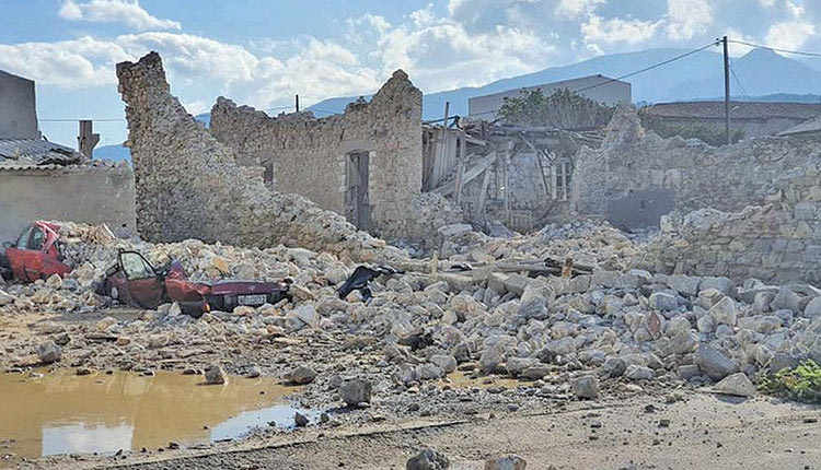 Μεγάλες οι καταστροφές στη Σάμο από τα 6,7 Ρίχτερ