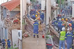 Τραγική κατάληξη είχε η επιχείρηση απεγκλωβισμού για δύο μαθητές στο Βαθύ Σάμου, που καταπλακώθηκαν από τοιχίο παλιού σπιτιού την ώρα του ισχυρού σεισμού