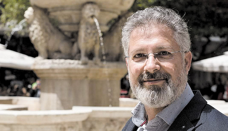 Ο Δημοσθένης Μαράκης, μέλος και “ψυχή“ της ομάδας “ In libro vita, δώστε στο βιβλίο ζωή“