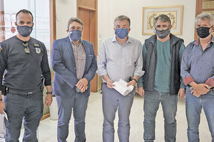 συνάντηση με τον Περιφερειάρχη Κρήτης Σταύρο Αρναουτάκη και την Ένωση Αστυνομικών Υπαλλήλων Ν. Ηρακλείου είχε ο βουλευτής Ηρακλείου του ΣΥΡΙΖΑ Νίκος Ηγουμενίδης