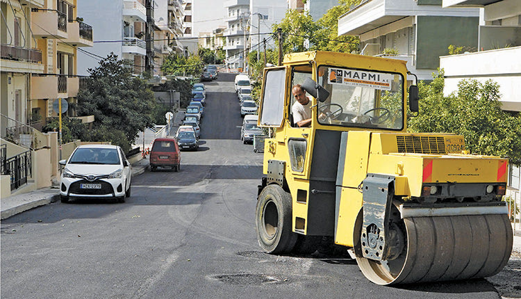Ο Δήμος Ηρακλείου δίνει την καθημερινή “μάχη της λακκούβας”