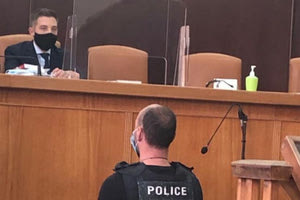 Τουλάχιστον προσβλητικός για την Κρήτη είναι ο τίτλος της Γερμανικής Bild για τη δολοφονίας της Suzanne Eaton, όπου αναφέρεται στο «δολοφόνο της Κρήτης»