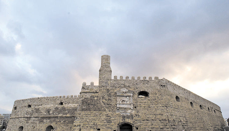 «Η πύλη του σκοταδιού» ιχνογραφεί την πολιορκία του Χάνδακα