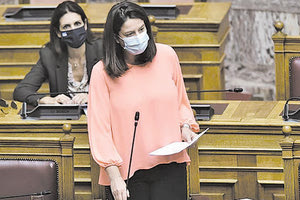 «Μην επενδύετε στην καταστροφολογία» είπε για τα κρούσματα του κοροναϊού στα σχολεία η υπουργός Παιδείας