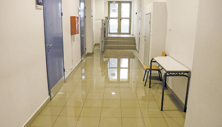 ΠΛΗΜΜΥΡΙΣΕ ΠΑΛΙ ΤΟ ΚΑΠΕΤΑΝΑΚΕΙΟ