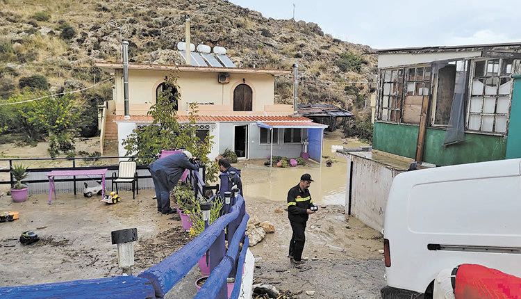 Ο Άι Γιάννης στη Φλωρίδα χτυπήθηκε με σφοδρότητα από την κακοκαιρία