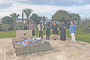 Τρισάγιο στον τάφο του Νίκου Καζαντζάκη για τα 63 χρόνια από τον θάνατό του