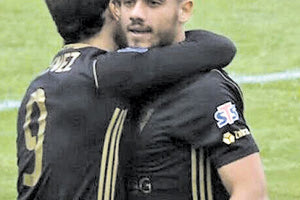 Γιακουμάκης με την φανέλα της Φένλο