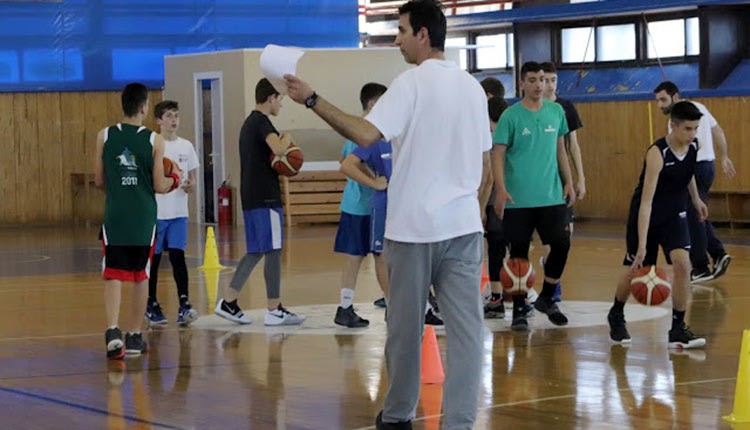 Ο Μιχάλης Πετράκης ο περιφερειακός προπονητής Κρήτης ΕΚΑΣΚ