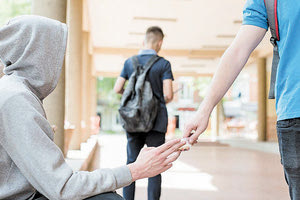 Ναρκωτικά στην αυλή του σχολείου