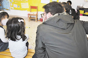 ο δήμαρχος Μαλεβιζίου Μενέλαος Μποκέας, ο οποίος πραγματοποίησε επιτόπιες επισκέψεις στα έργα των σχολικών μονάδων