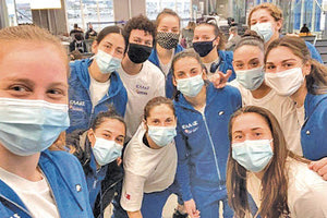 Φόρεσαν τις μάσκες τους και έφτασαν στο Ηράκλειο οι παίκτριες της Εθνικής Γυναικών