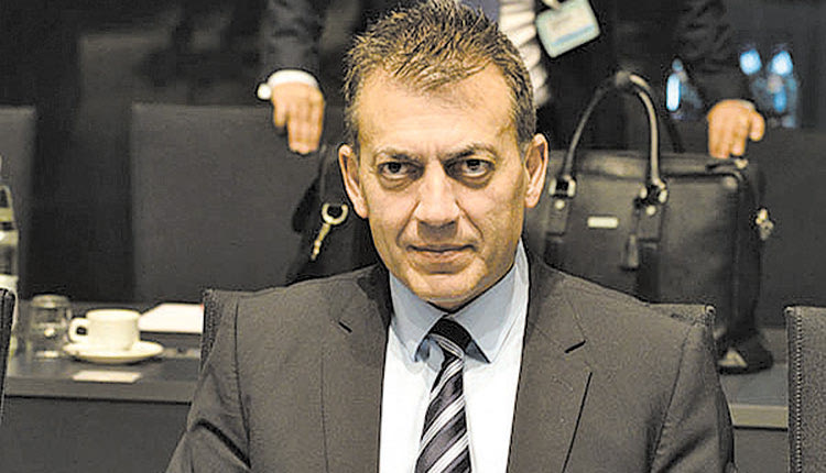 ο υπουργός Εργασίας, κ. Γιάννης Βρούτσης