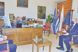 Με τον υφυπουργό Ψηφιακής Διακυβέρνησης Γρηγόρη Ζαριφόπουλο συναντήθηκε χθες ο δήμαρχος Ηρακλείου Βασίλης Λαμπρινός