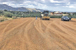εργασίες του Δήμου Μαλεβιζίου για τη δημιουργία νέου δημοτικού χώρου στάθμευσης στο Γάζι στην περιοχή του Αγίου Νικολάου