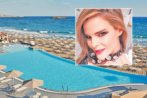 το Minoa Palace της Μαρίτας Καράτζη