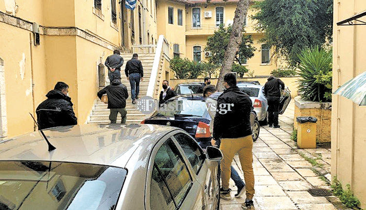 Προφυλακίστηκαν μετά τις απολογίες τους οι τρεις Χανιώτες οι οποίοι συνελήφθησαν τη στιγμή που επιχειρούσαν να ανατινάξουν ΑΤΜ τράπεζας
