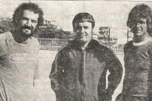 Μια φωτογραφία-απόκομμα εφημερίδας από την εποχή που ο Αντώνης Γεωργιάδης εργάστηκε στον ΟΦΗ (1979-80)