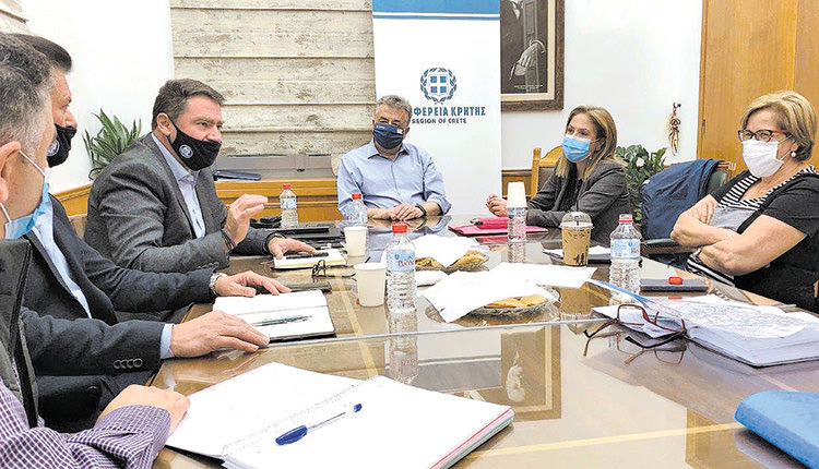 Τα ρέματα που έπρεπε να έχουν οριοθετηθεί εδώ και δεκαετίες τρέχουν τώρα να διευθετήσουν η Περιφέρεια Κρήτης, σε συνεργασία με τον Δήμο Χερσονήσου