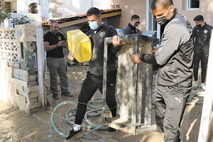 Ο Σίμος και ο Βάτερμαν επί το έργω χθες στις Γούρνες