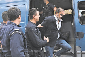 Οι κρατούμενοι στην υπόθεση Λεμπιδάκη οδηγούνται στο Δικαστικό Μέγαρο