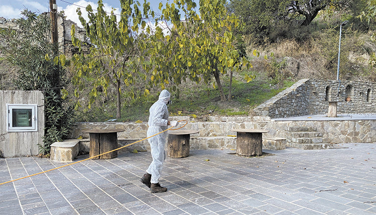 Απολυμάνσεις στους δύο οικισμούς του Δήμου Φαιστού, όπου εντοπίστηκαν τα κρούσματα