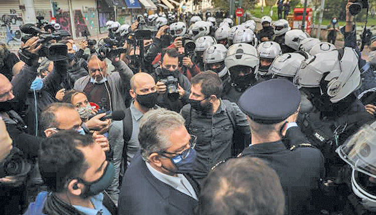 η εισαγγελική έρευνα κατά των κ.κ. Τσίπρα, Κουτσούμπα και Βαρουφάκη για την παρουσία τους στην Αθήνα εν μέσω της απαγόρευσης των συναθροίσεων κατά τους εορτασμούς του Πολυτεχνείου