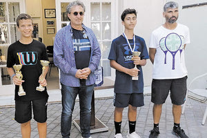 Οι κ.κ. Δελάκης και Δολιανίτης βραβεύουν Μανδαλενάκη και Καρακώστα του “Ηράκλειο” ΟΑΑ