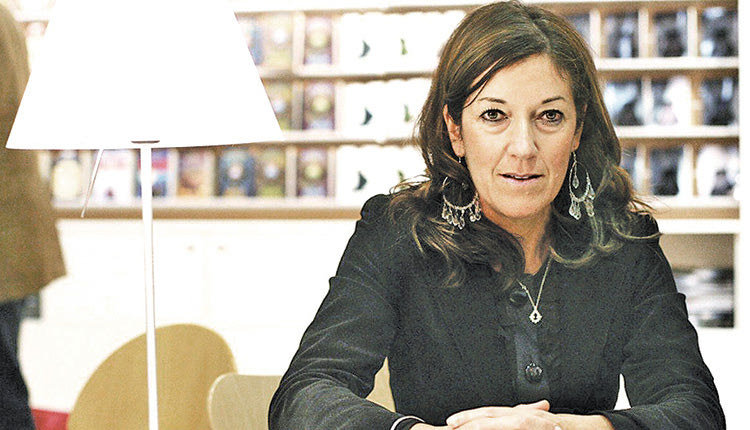 Η διάσημη συγγραφέας  Βικτόρια Χίσλοπ 