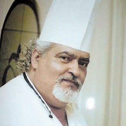 Ο αποχαιρετισμός στον σεφ Νίκο Βιδοζαχαράκη