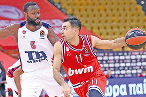 Σλούκας - Ολυμπιακός με τη Μπασκόνια