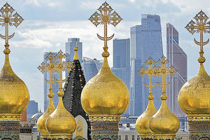 Ο έξαρχος του Πανάγιου Τάφου στη Μόσχα