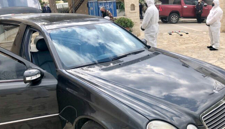 η κηδεία της 59χρονης μητέρας 4 παιδιών που έχασε τη μάχη χτυπημένη από κοροναϊό.