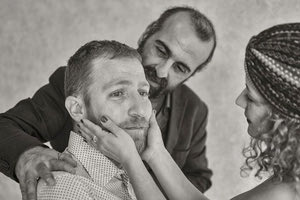 Τη μαύρη κωμωδία «Οντισιόν για έναν νεκρό» παρουσιάζει η ομάδα εικαστικών και παραστατικών τεχνών NOHMA